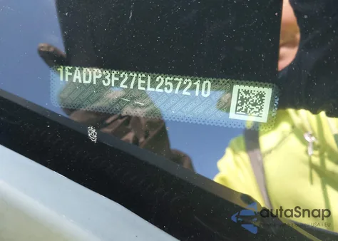 2014 Ford Focus Se z USA, uszkodzony, nr VIN 1FADP3F27EL257210